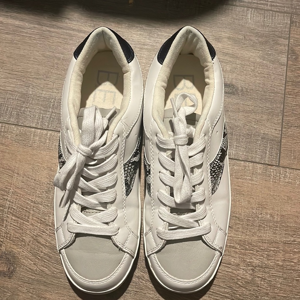 Beach sneakers size 7